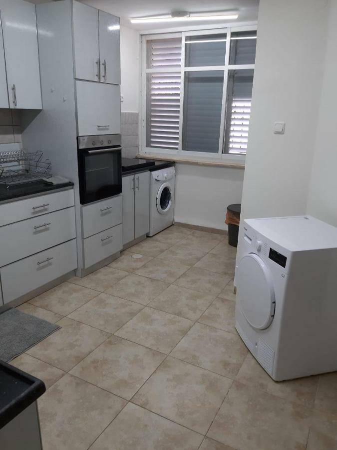 Spacious Apt. W/ Seaview, Fireplace & Netflix Akko Eksteriør billede